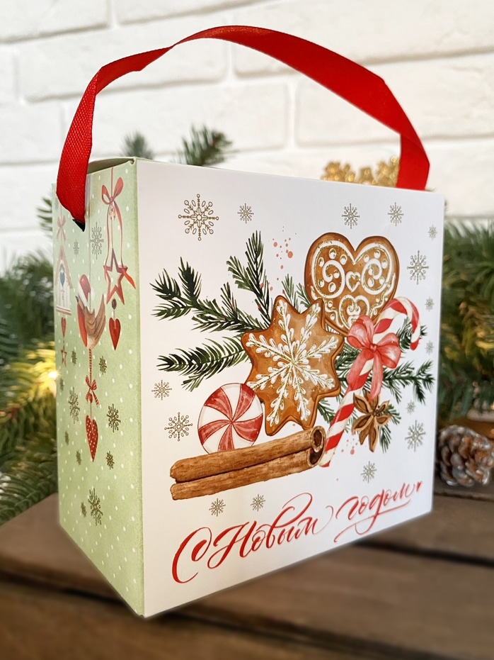 Коробка с крышкой для подарков на Новый год
